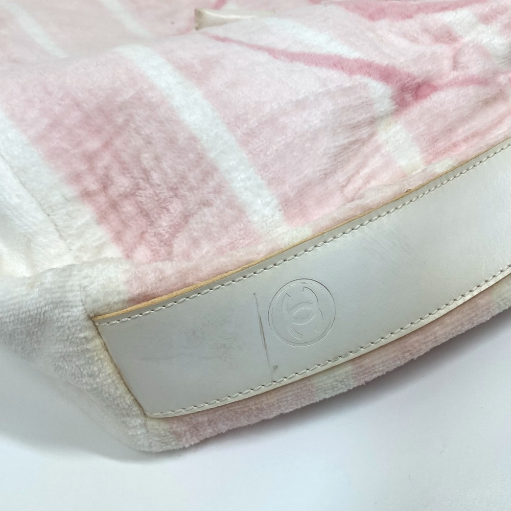 CHANEL Pink Shoulder Bag - Picture 8 of 16